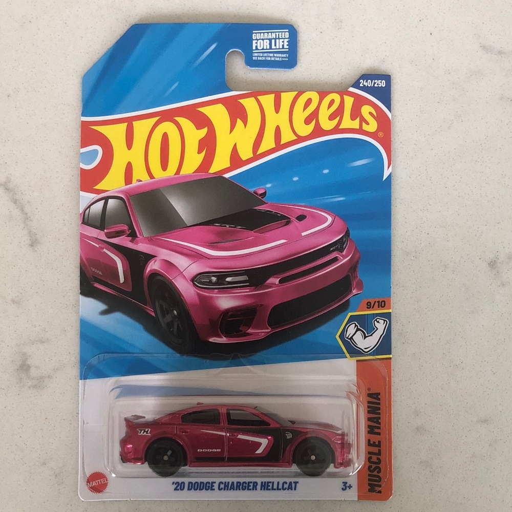 Pink '20 Dodge Charger Hellcat Super Treasure Hunt